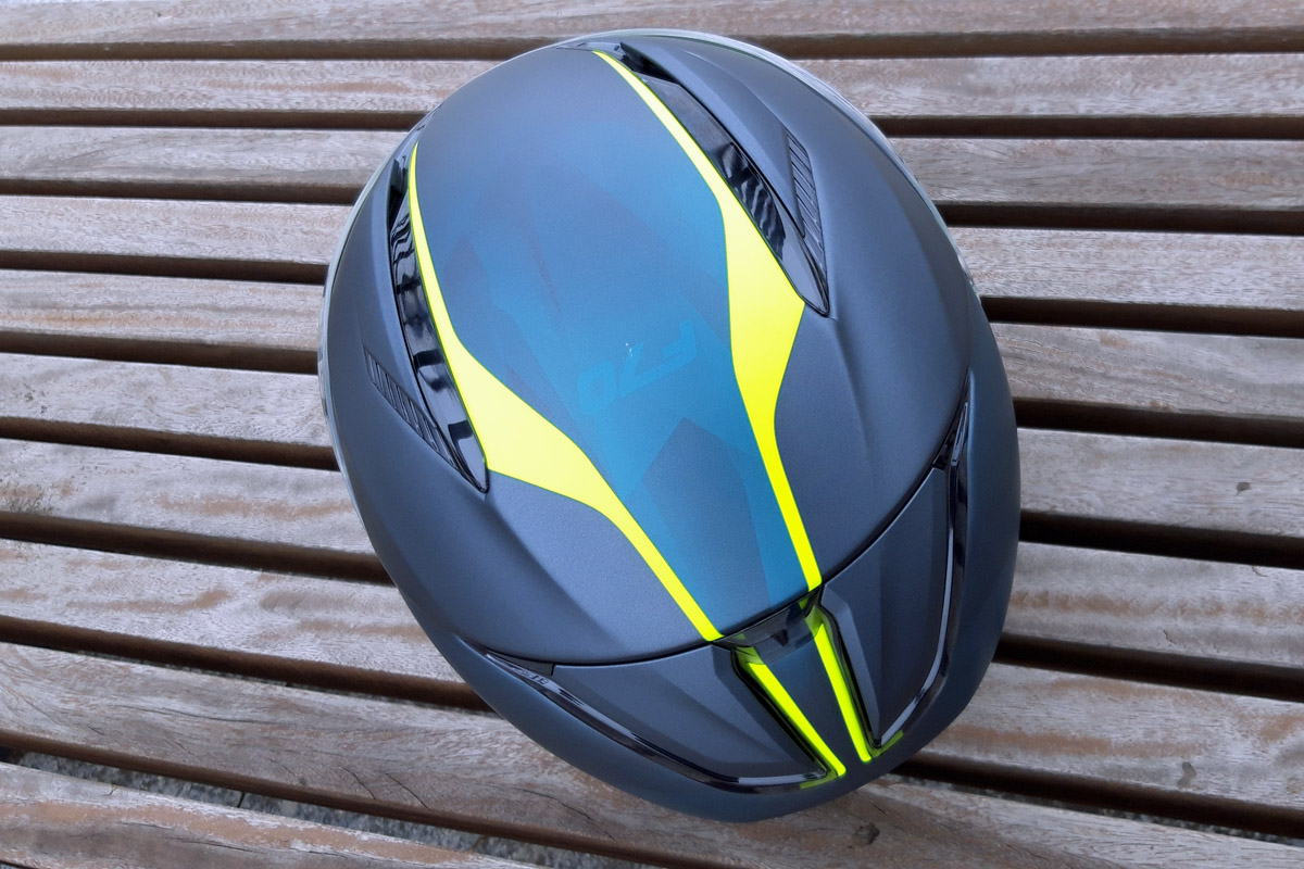 Vista superior del casco HJC F70