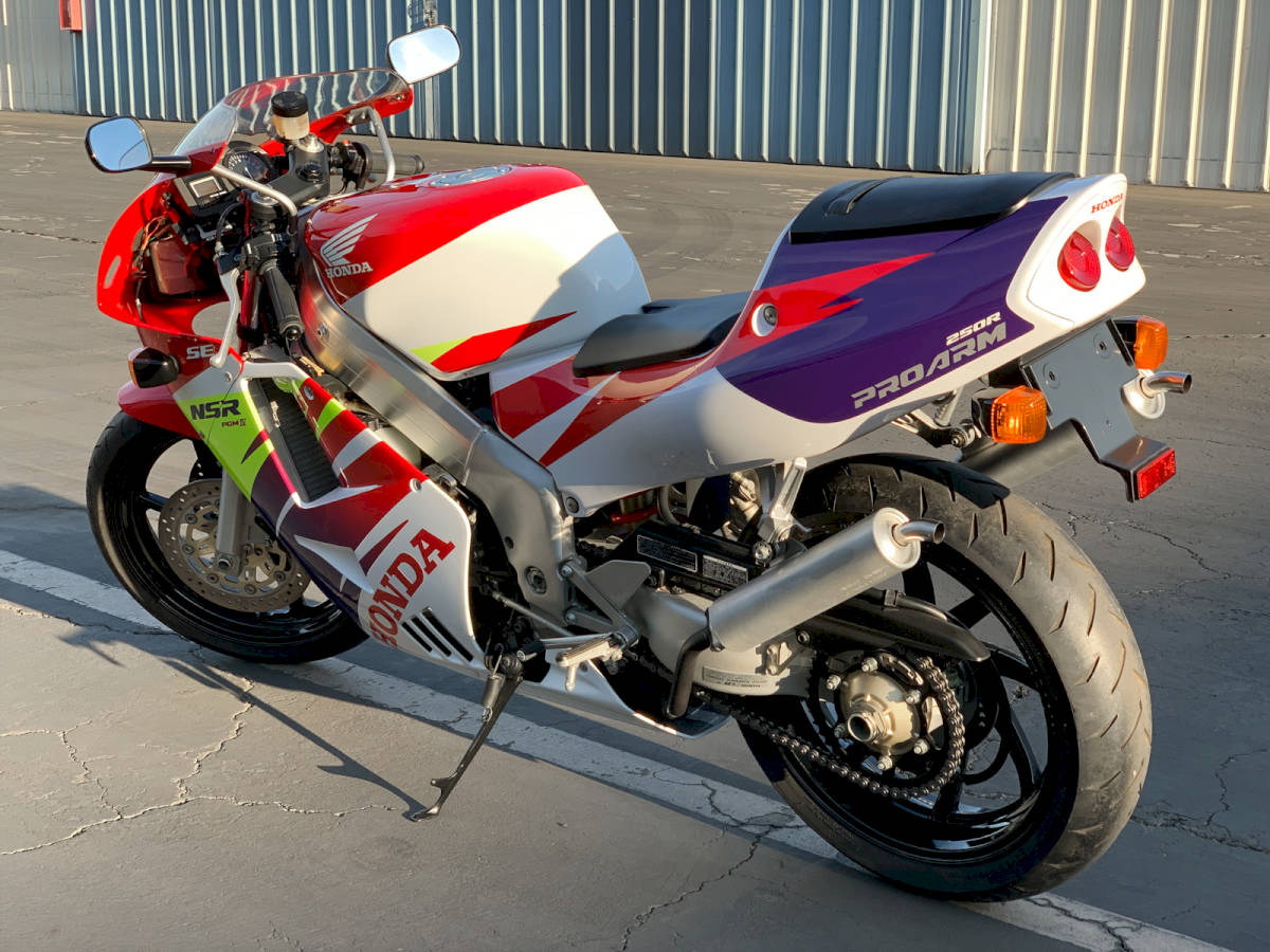 honda_nsr250r_se_-_3-x3