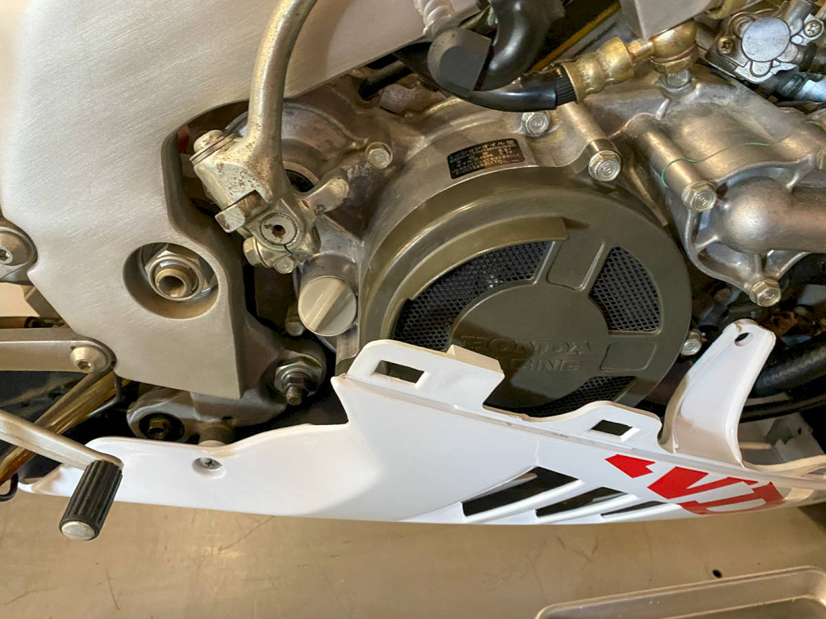 honda_nsr250r_se_shop_-_14-x3
