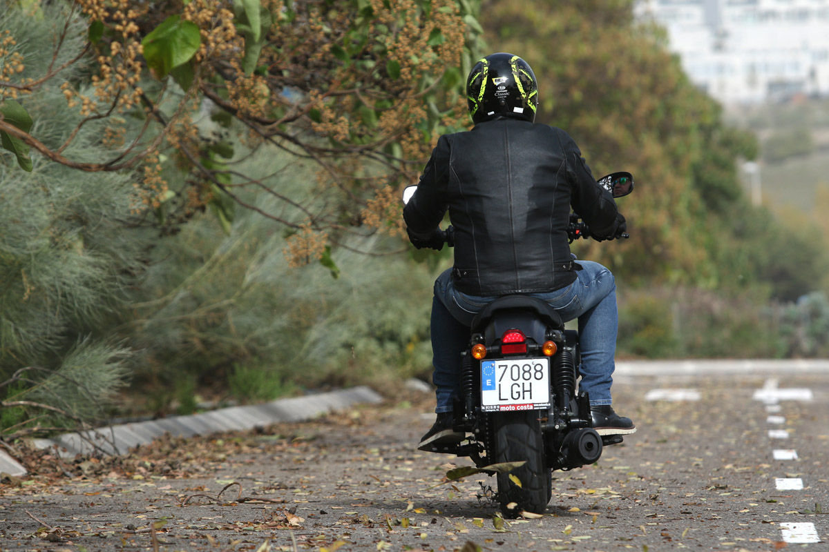 Trasera de la Hyosung Bobber GV300S