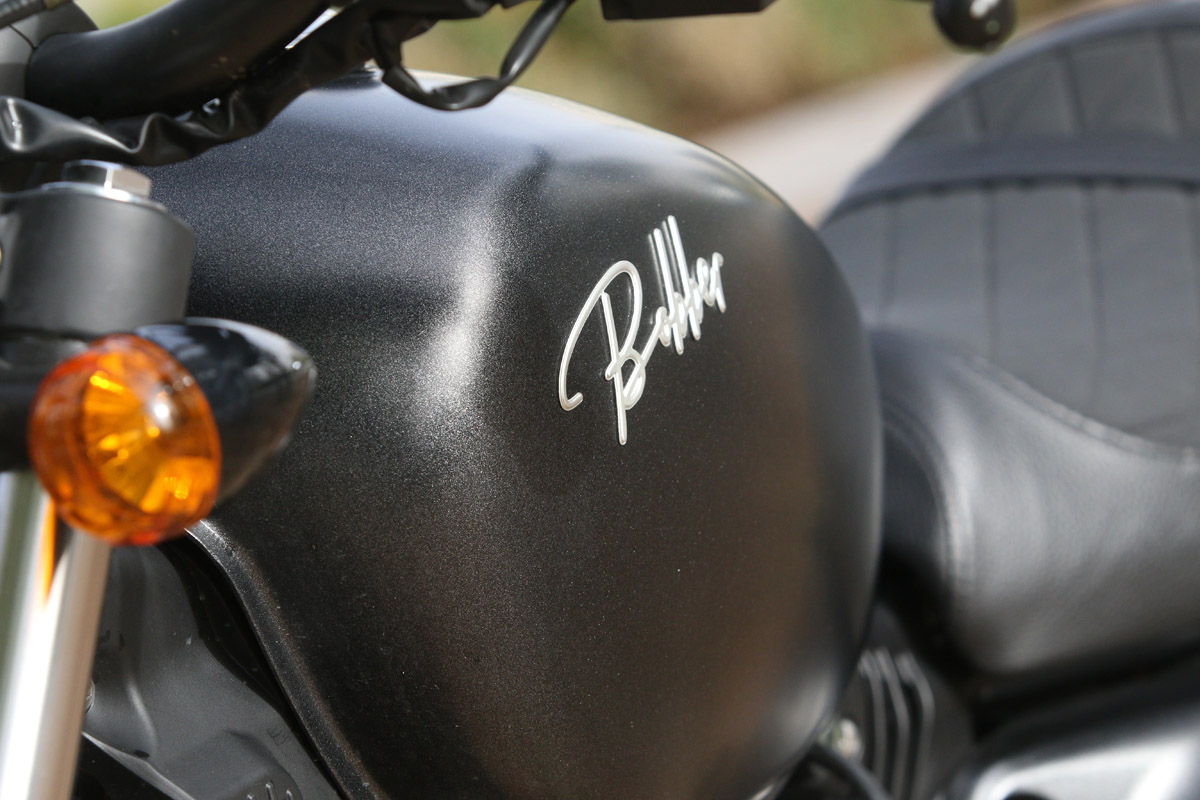 El depósito de gasolina de la Hyosung Bobber GV300S alberga 12,5 l.