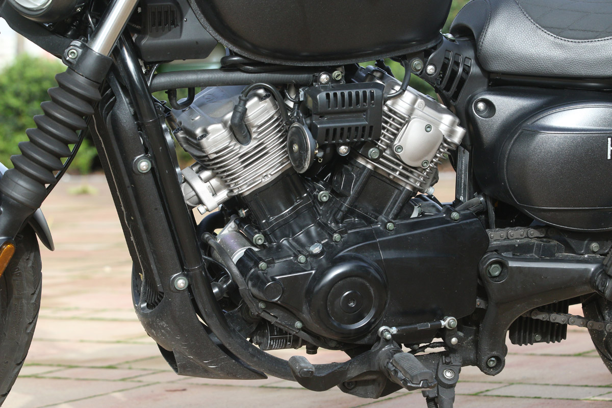 El V-Twin de la Hyosung Bobber GV300S es único en su categoría