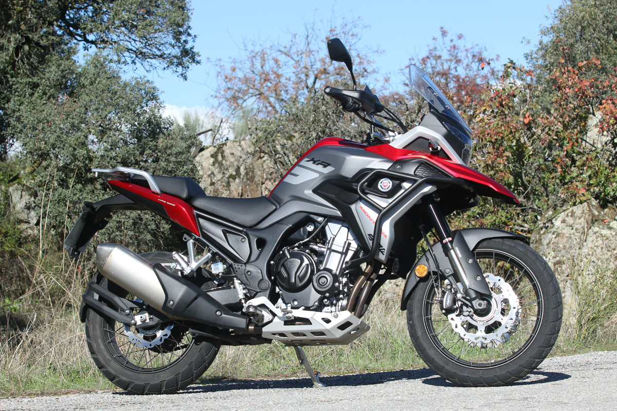 Lateral derecho de la Macbor Montana XR5 500