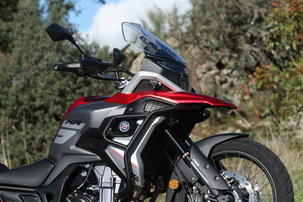 Frontal de la Macbor Montana XR5 500