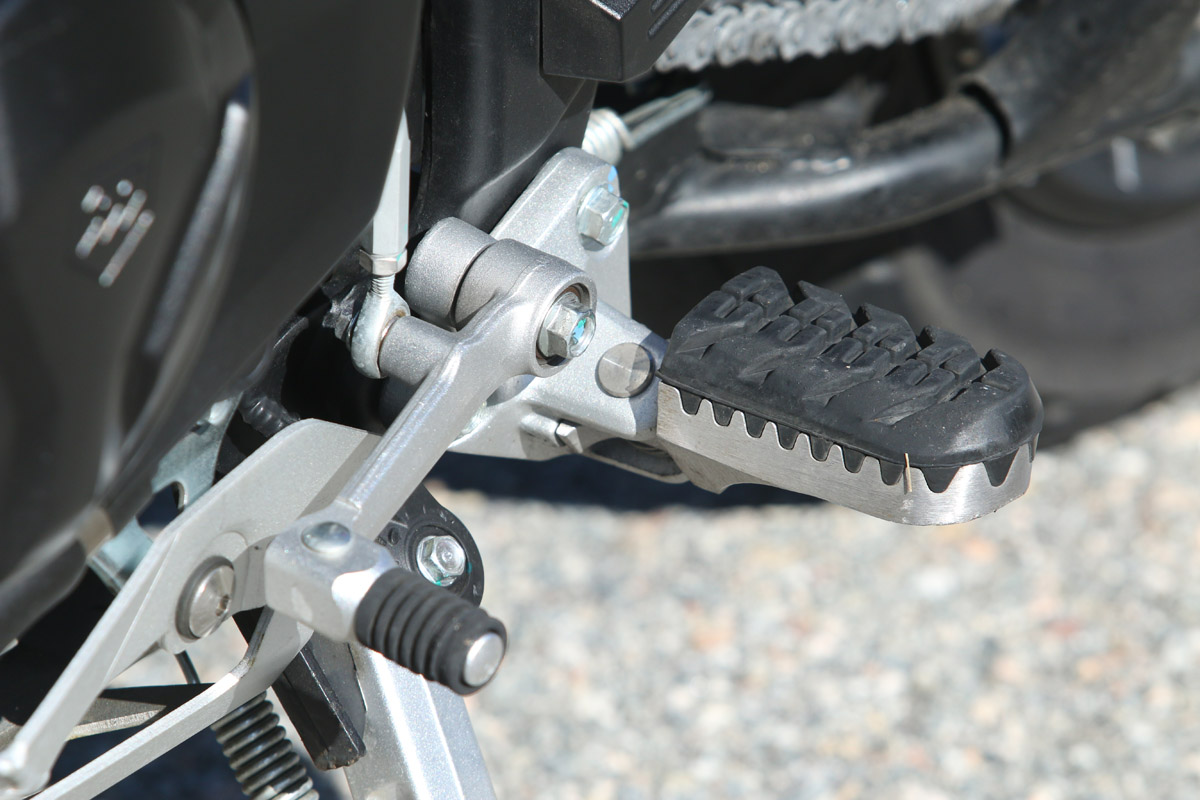 Estriberas dentadas con goma de la Macbor Montana XR5 500