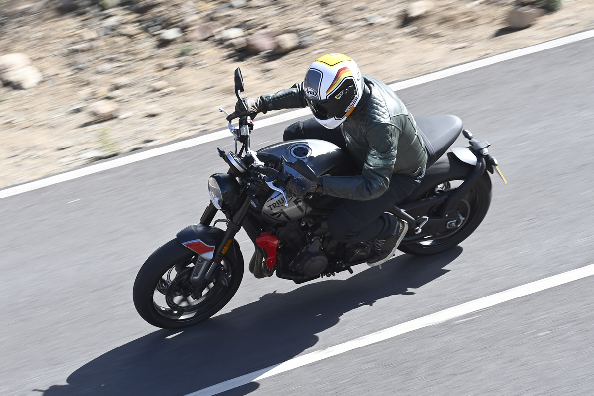 La imagen de la Triumph Trident 660 2021 aúna deportividad, minimalismo y cierto toque clásico