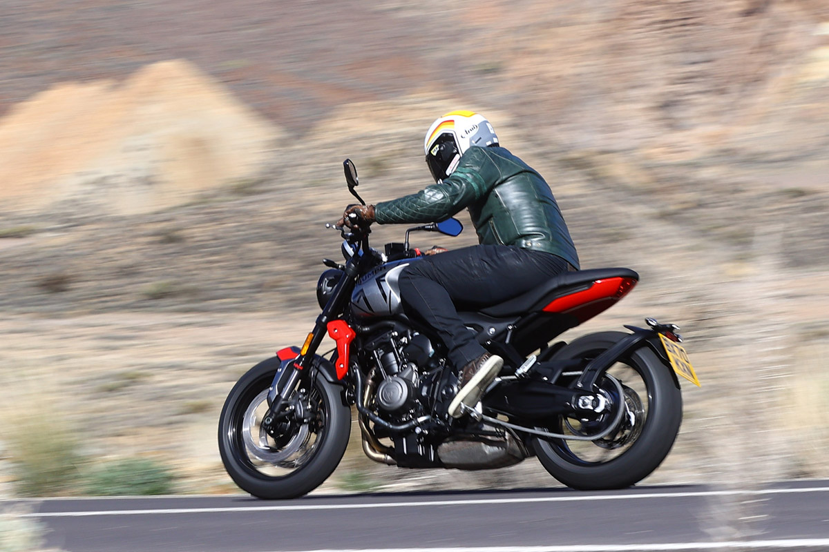 Al igual que sucede en la Street Triple S, la Triumph Trident 660 dispone de acelerador electrónico