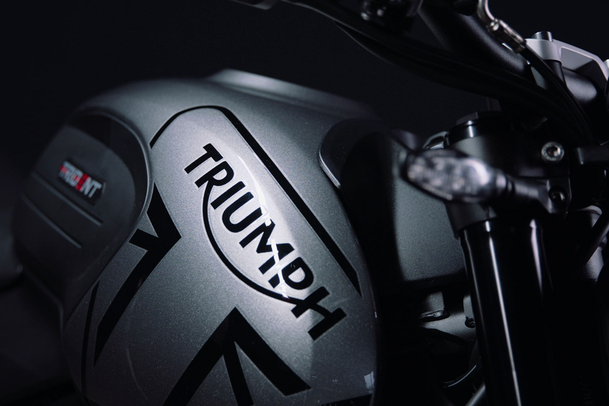 La Triumph Trident 660 con escudo grande en el depósito cuesta 100 € más