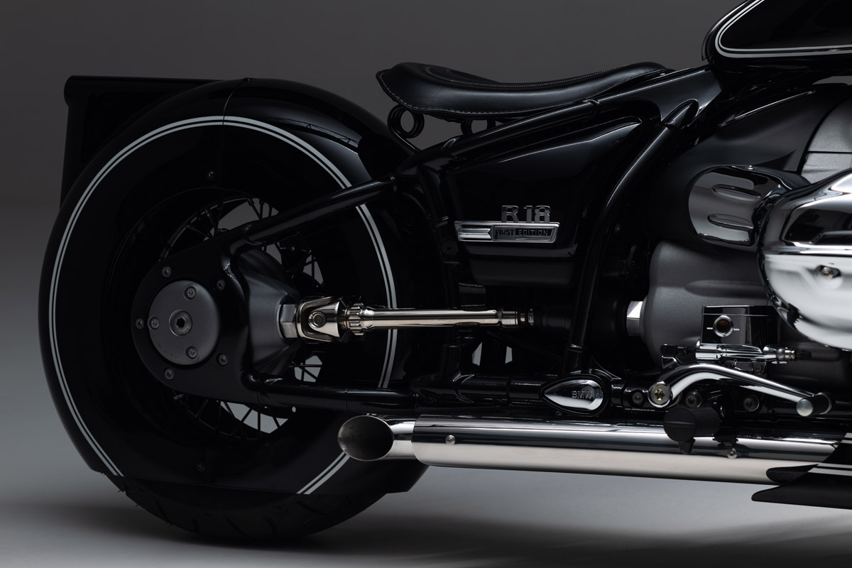 Guardabarros trasero envolvente para la BMW R18 "Spirit of Passion"