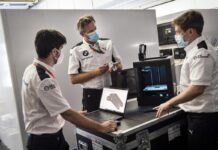 BMW imprime sus piezas de SBK en el box