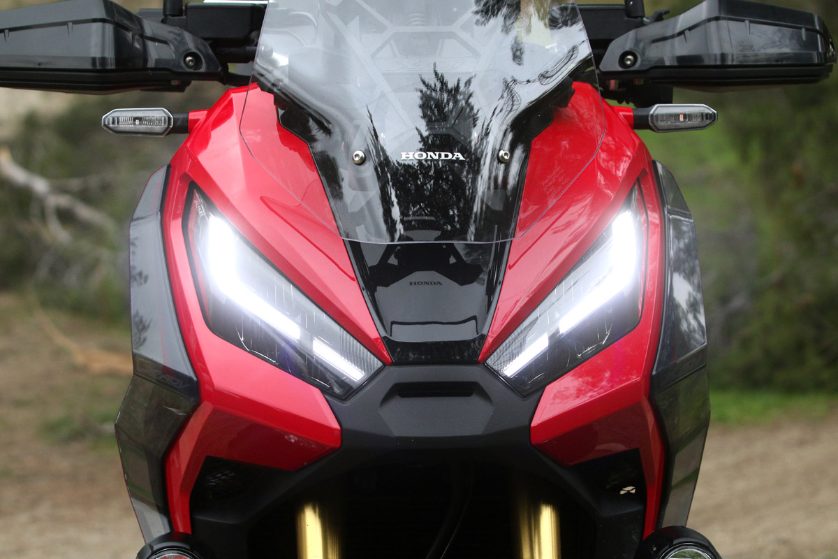 Óptica delantera del Honda X-ADV 2021