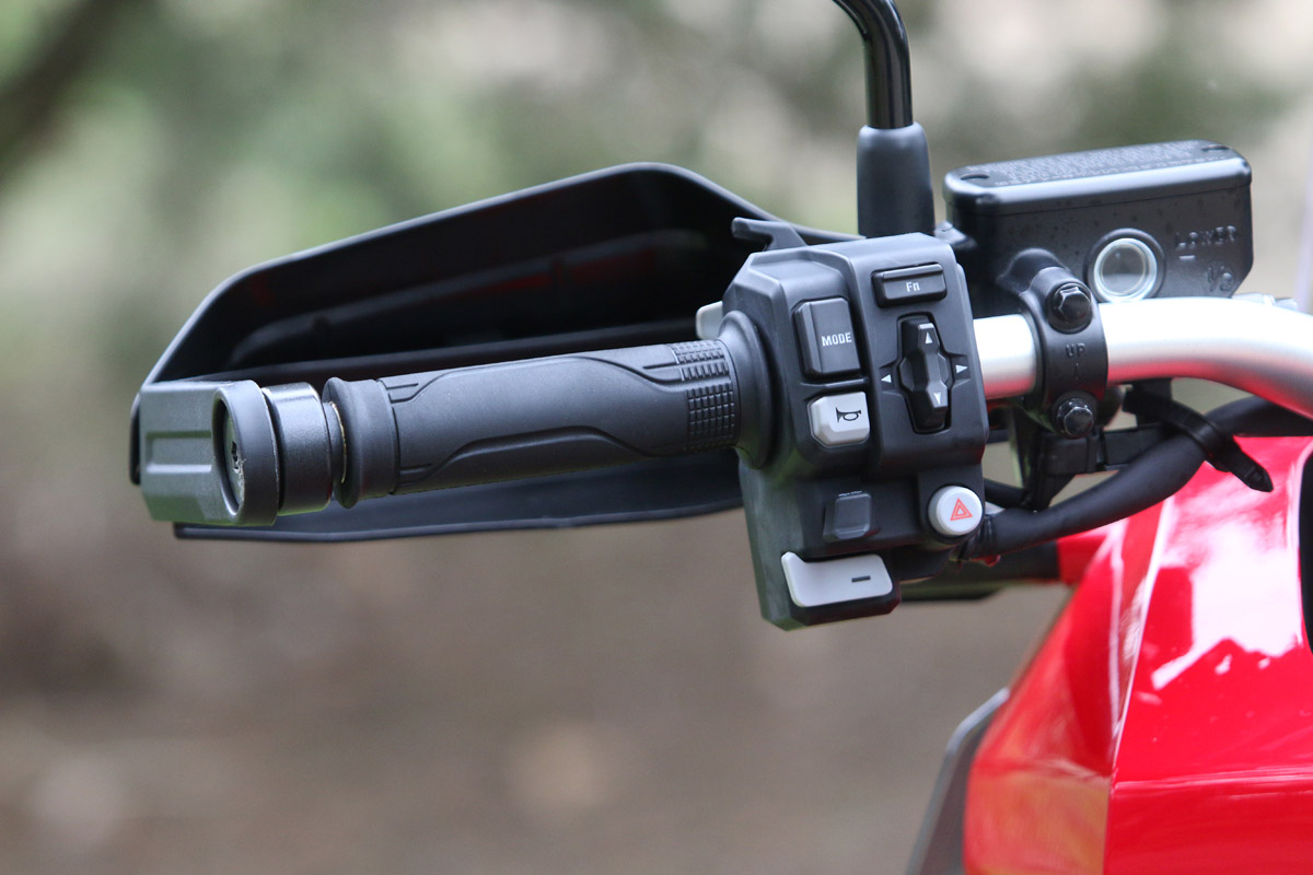 Piña izquierda del Honda X-ADV 2021
