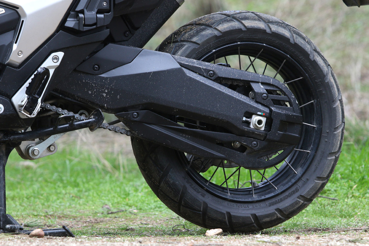 Transmisión secundaria por cadena en el Honda X-ADV 2021