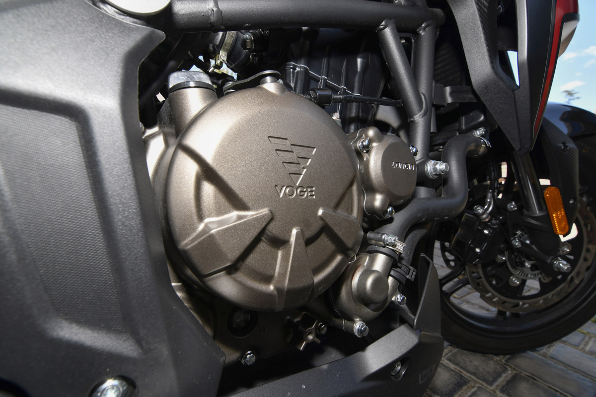 El motor monocilíndrico de la VOGE 300R declara 26 CV a 8.500 rpm
