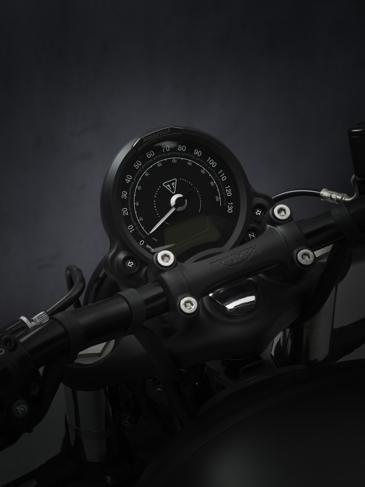 bobber_21my_2204_br_details_speedo_master