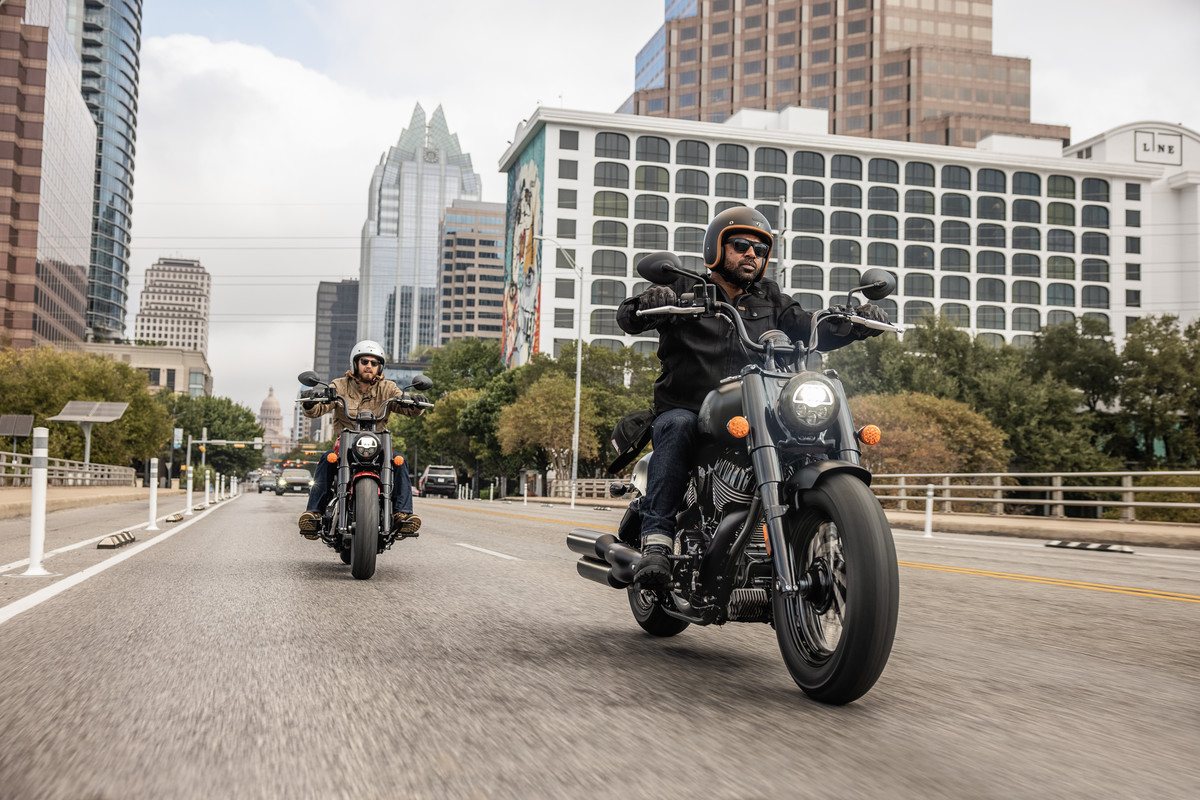indian_chief_bobber_dark_horse_2021_4
