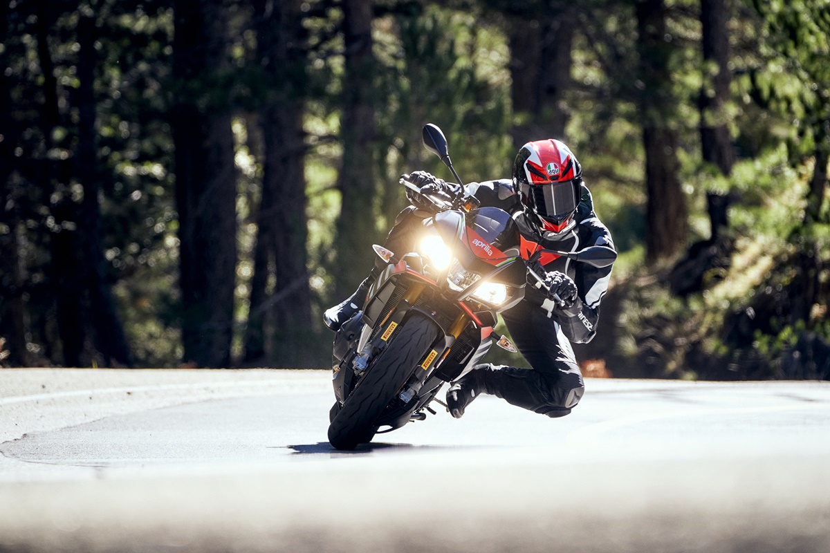 Pirelli Diablo Rosso IV