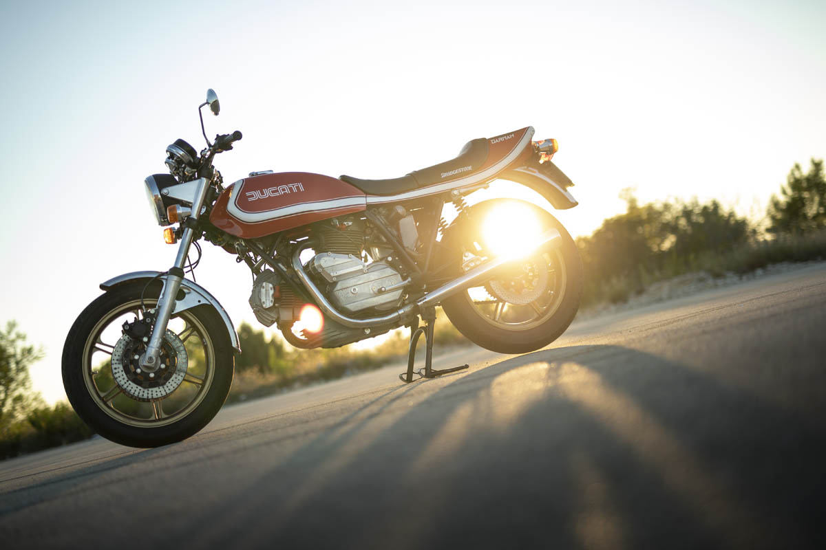 bridgestone_battlax_bt46_ducati_900_darmah