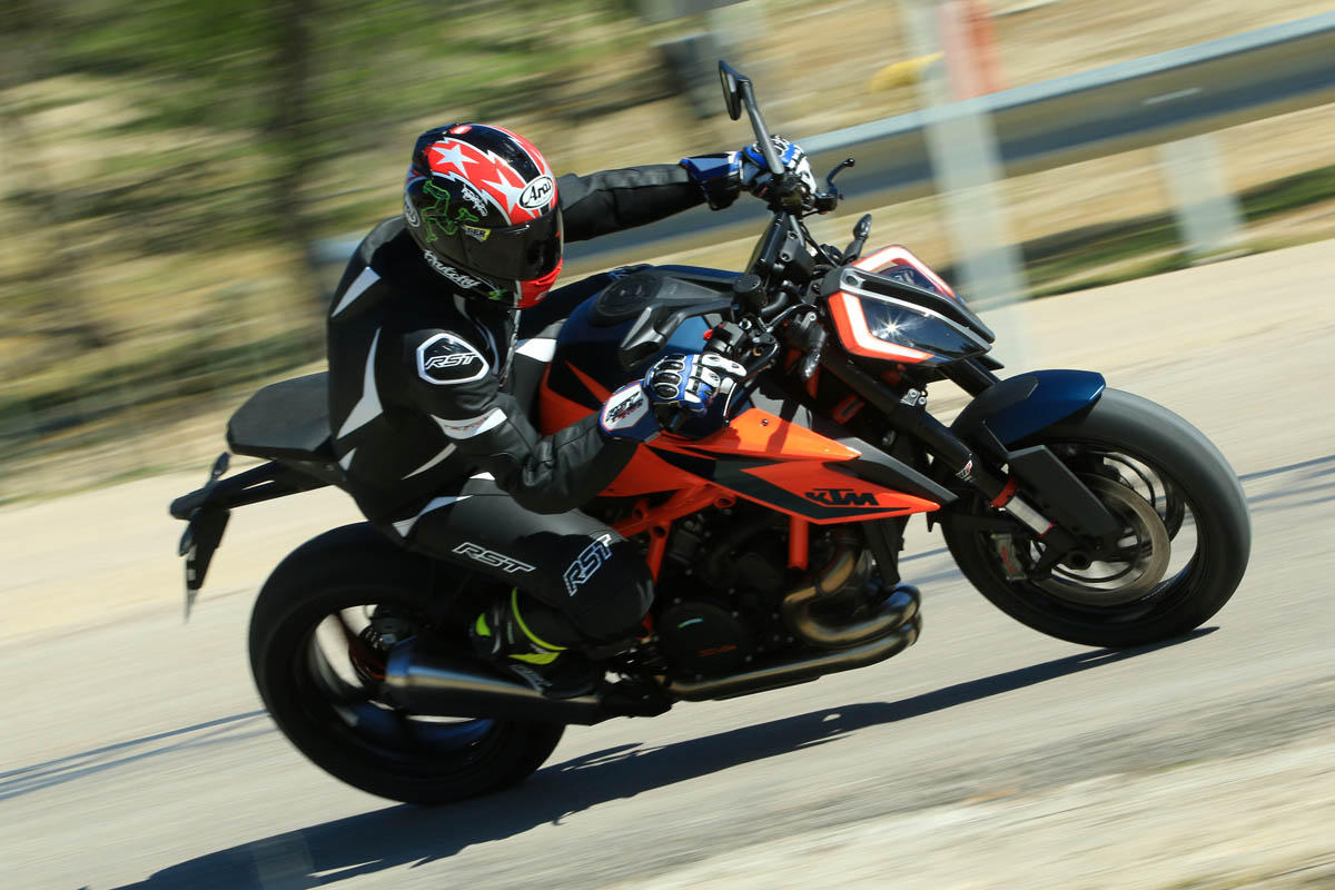 bridgestone_battlax_hypersport_s22_2021_09