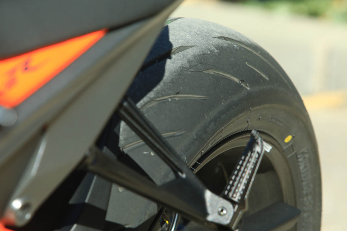 bridgestone_battlax_hypersport_s22_2021_16