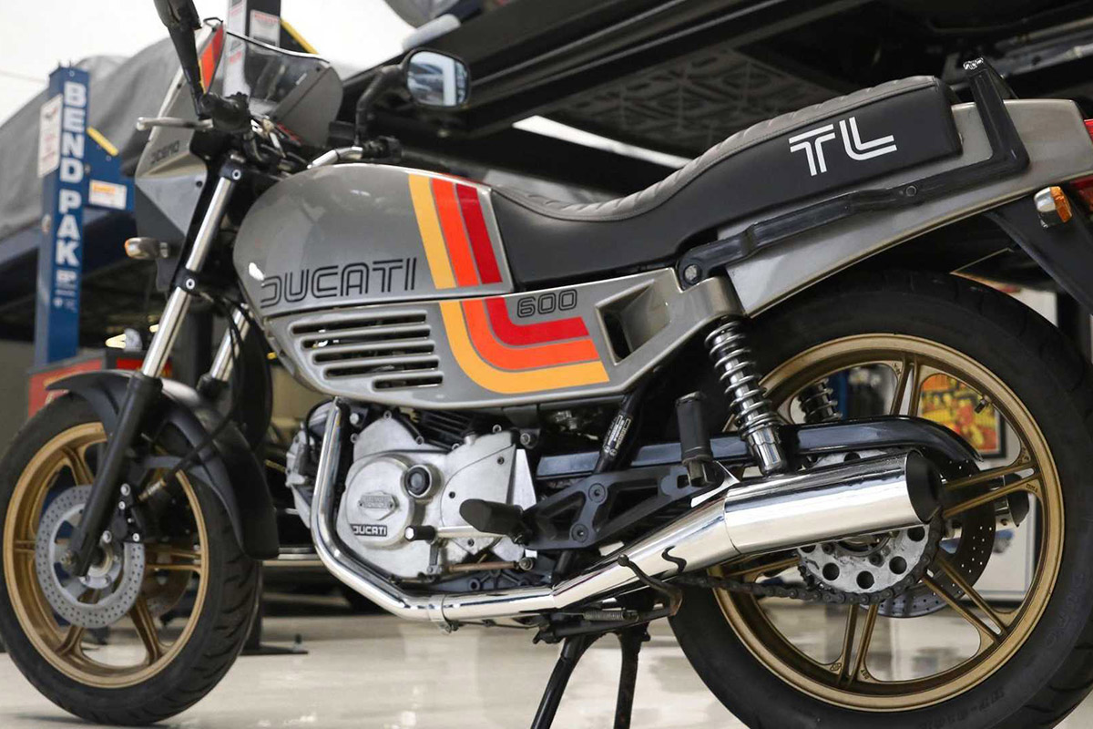 La moto se encuentra en unas condiciones espectaculares
