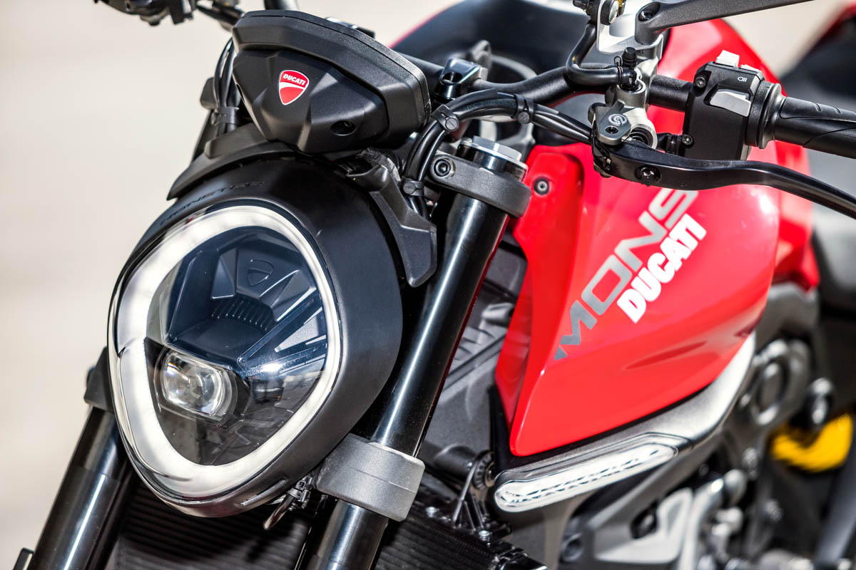 ducati_monster_2021_10