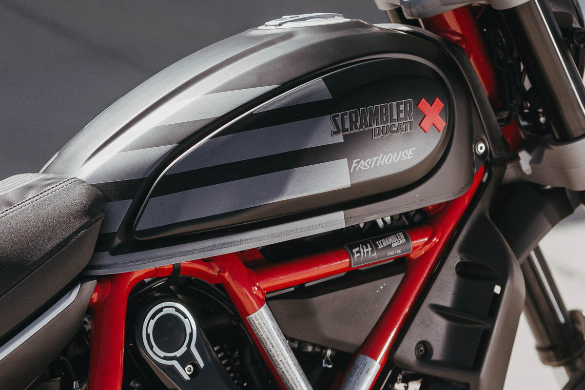 ducati_scrambler_desert_sled_fasthouse_03