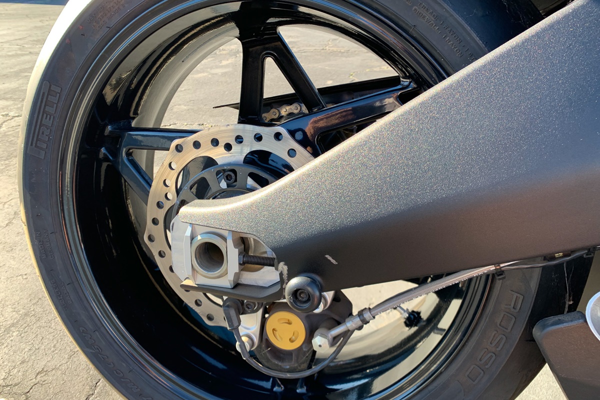 Motos de ensueño a la venta: EBR 1190RX "1776" Edition