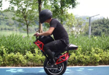 El diseño nos ruecuerda mucho a una Ducati Monster
