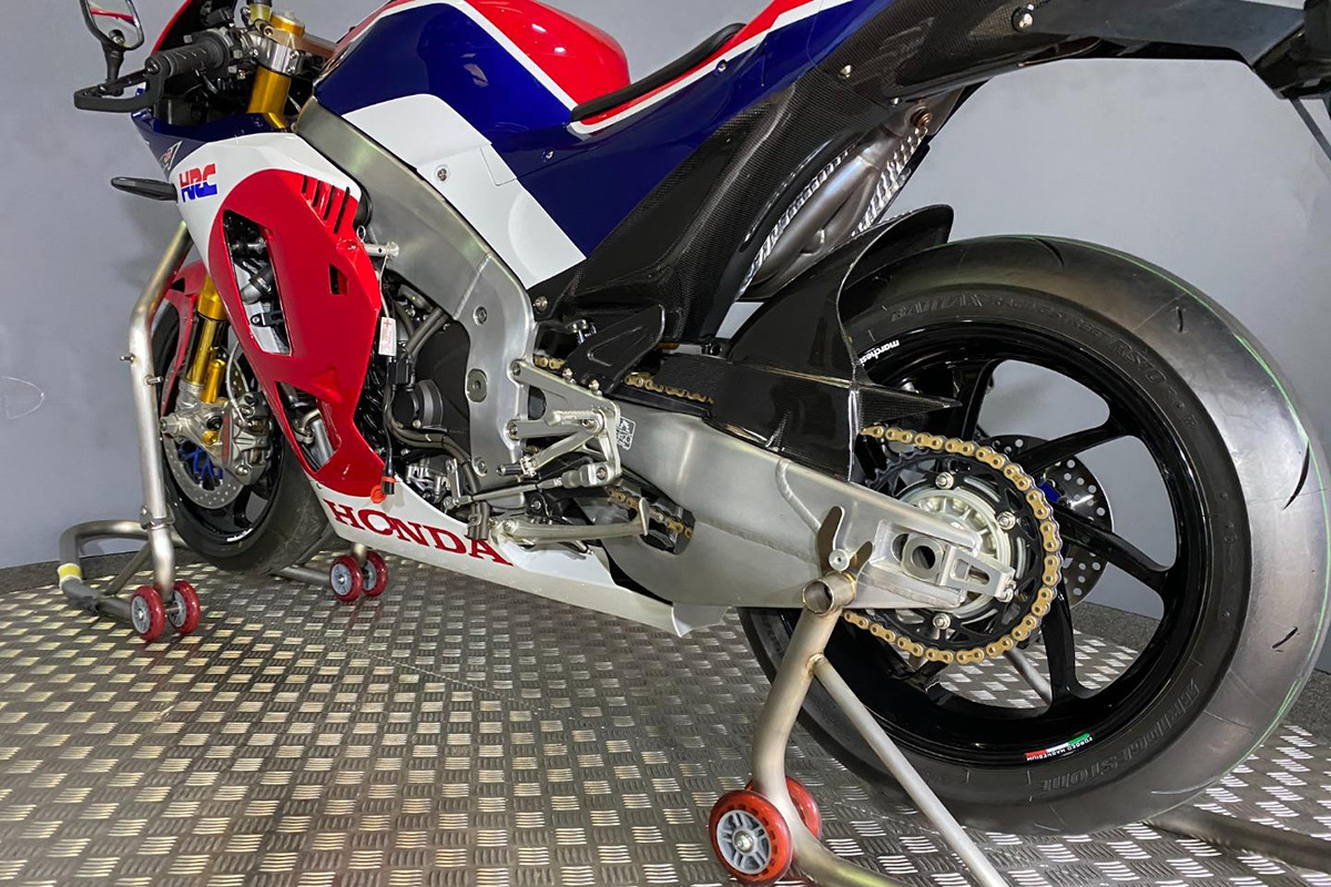Se trata de una máquina claramente inspirada en MotoGP