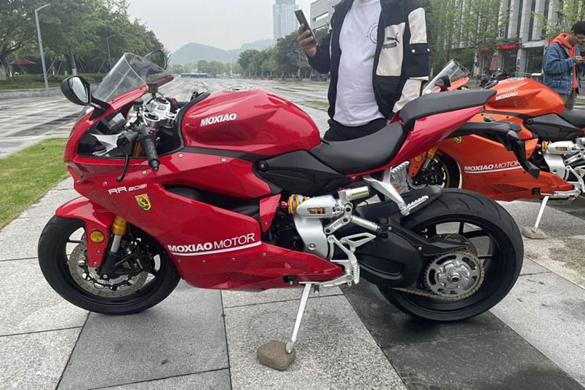 Esta copia de Ducati Panigale es china y tiene 48 CV