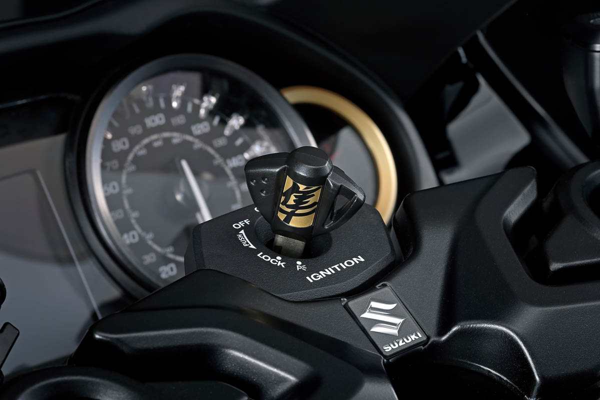 suzuki_gsx1300rr_hayabusa_2021_11