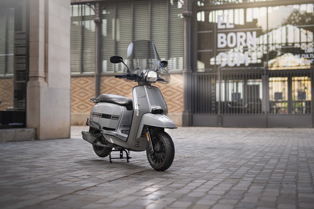 Lambretta V125 Special Shiny Grey