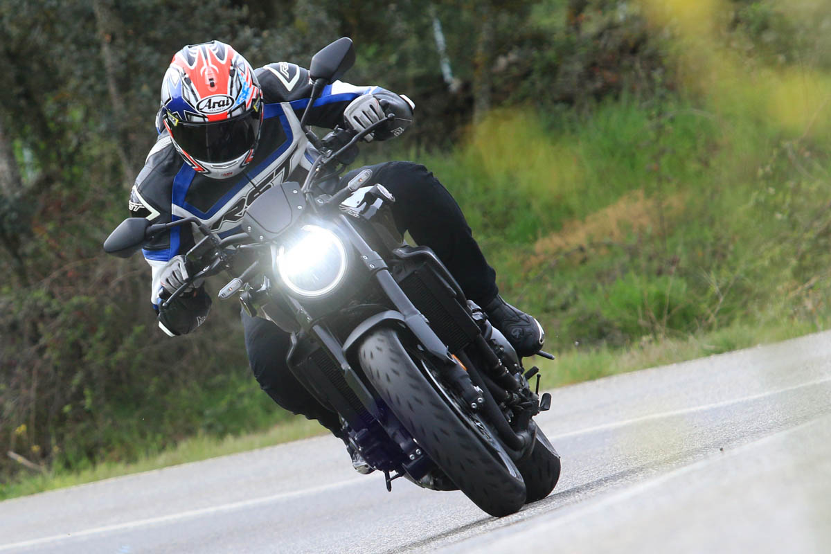 honda_cb1000r_black_2021_03