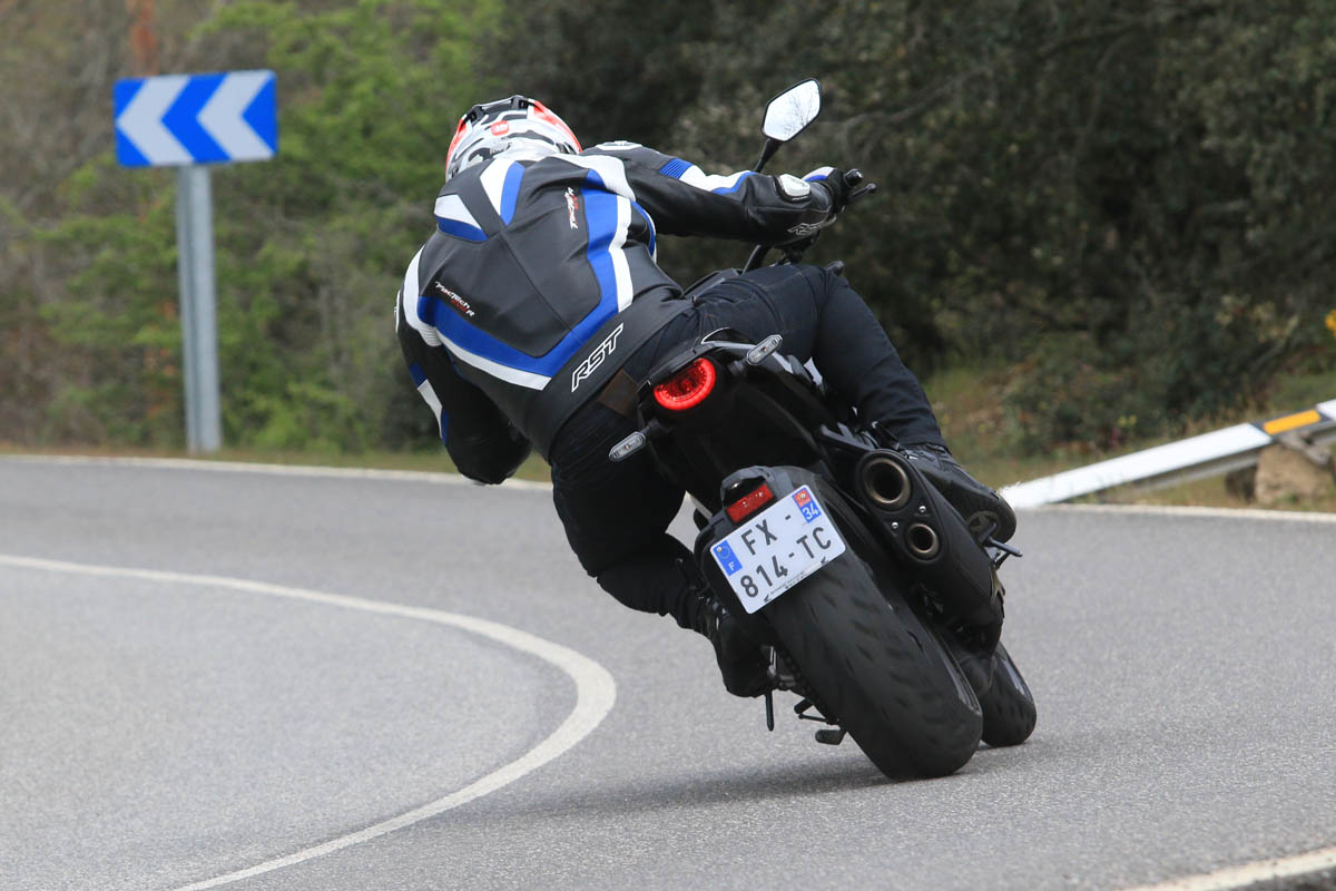 honda_cb1000r_black_2021_04