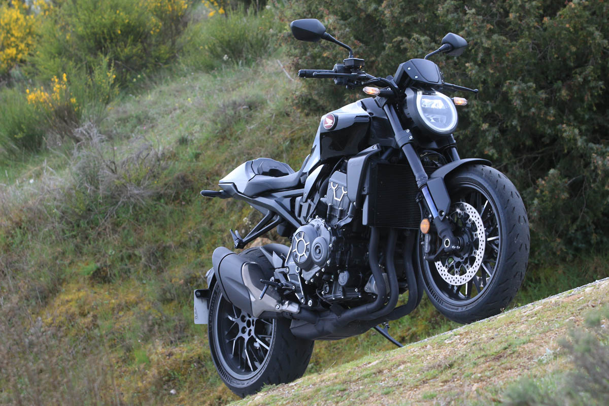 honda_cb1000r_black_2021_10