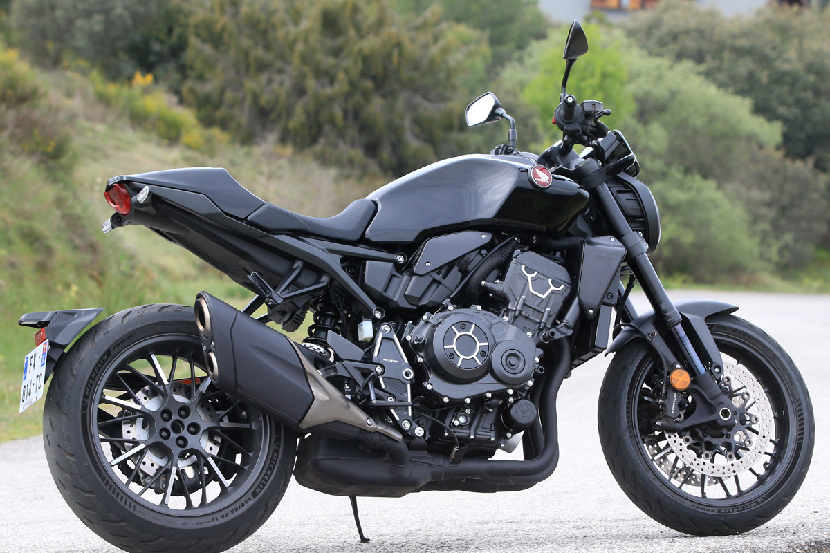 honda_cb1000r_black_2021_12
