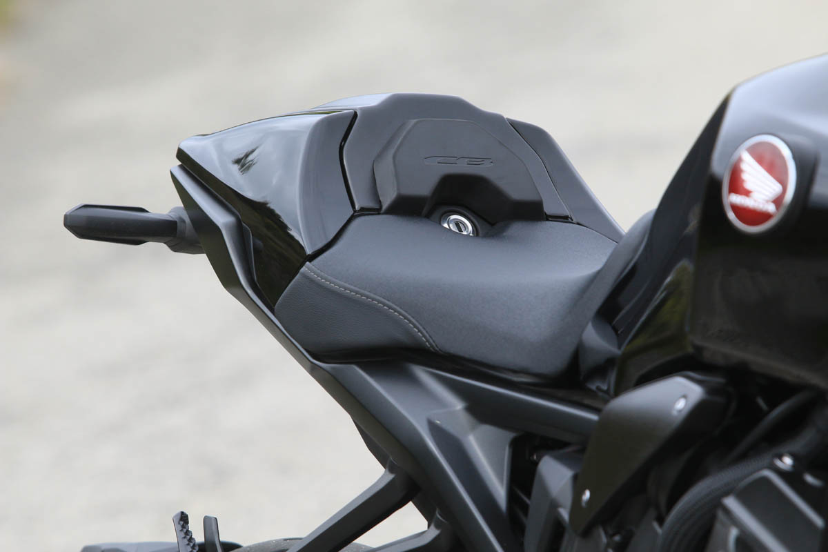 honda_cb1000r_black_2021_14