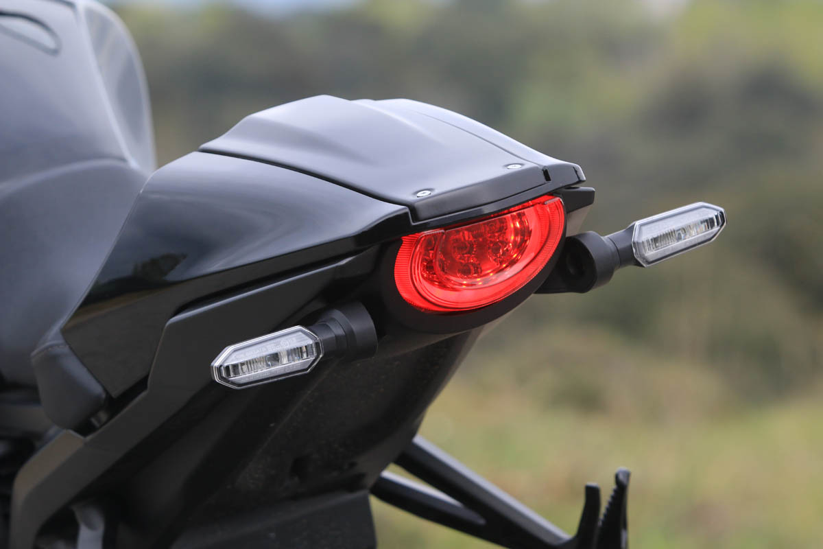 honda_cb1000r_black_2021_15