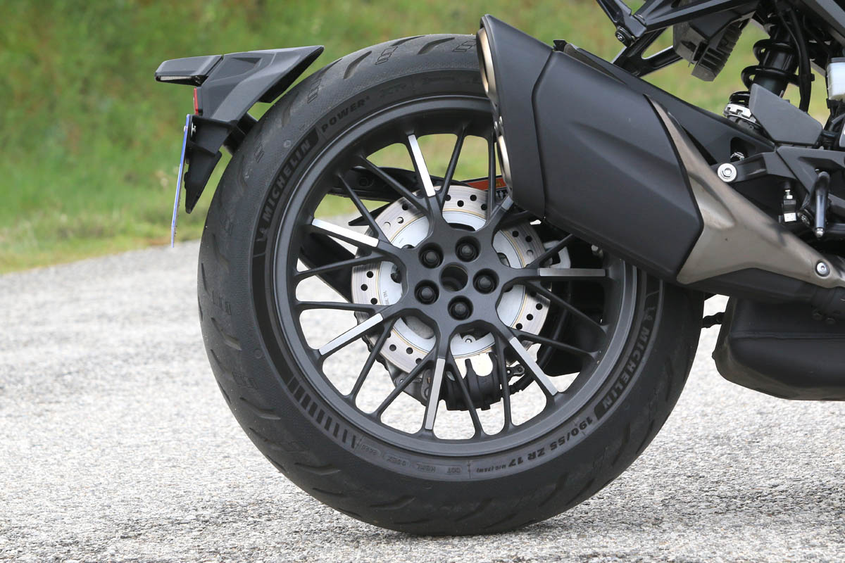 honda_cb1000r_black_2021_21