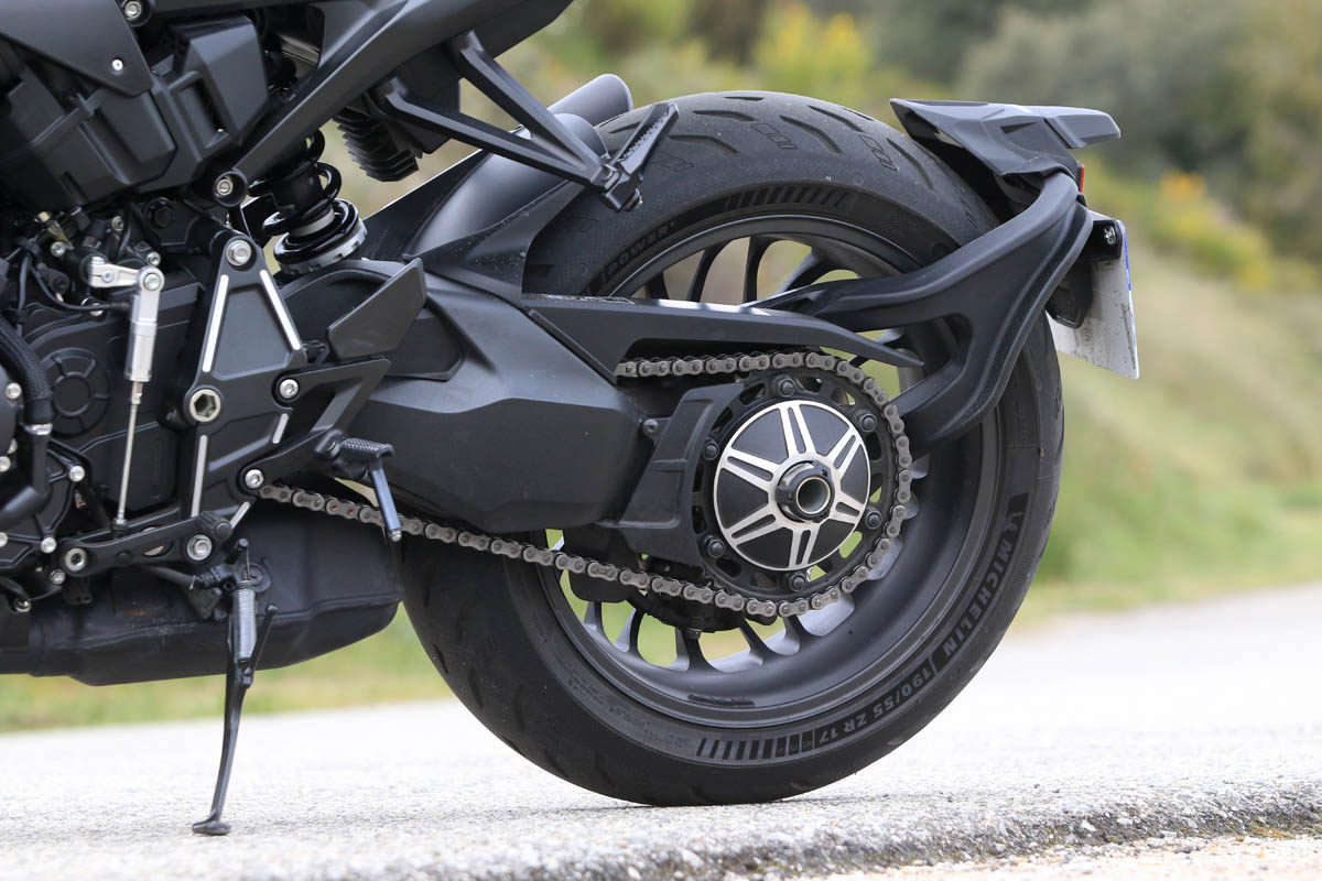 honda_cb1000r_black_2021_22