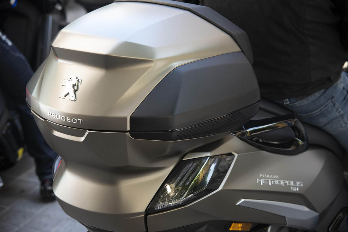 peugeot_metropolis_sw_2021_05