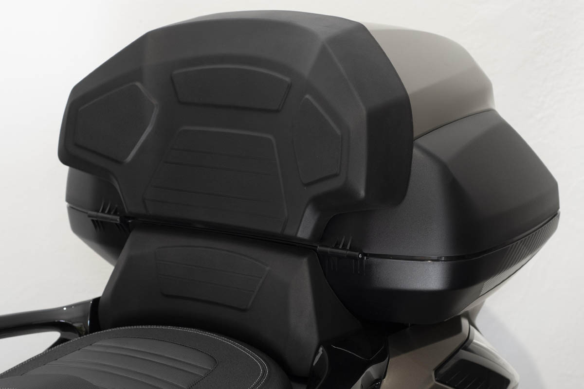 peugeot_metropolis_sw_2021_06