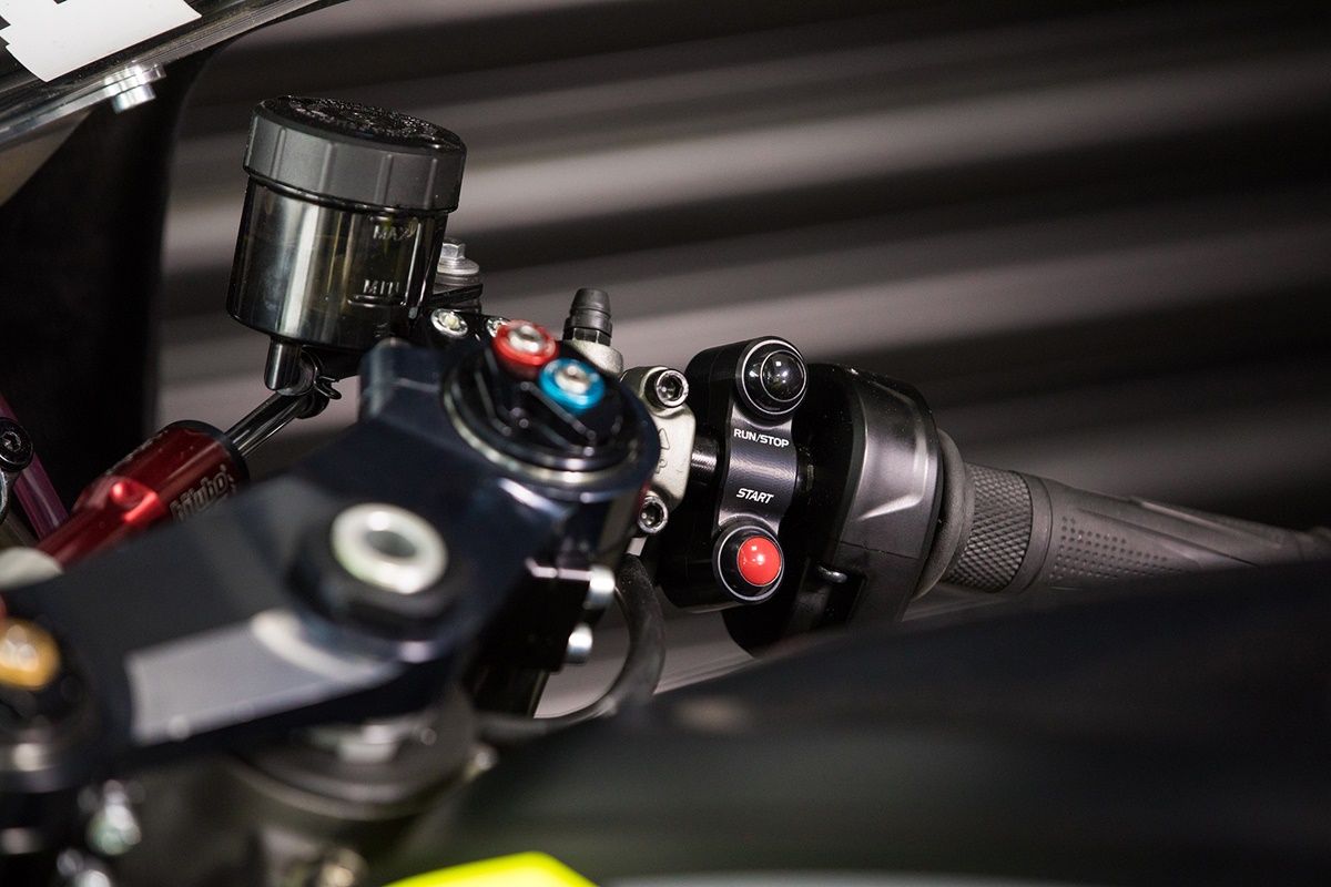 Dynavolt Triumph Street Triple 765 RS 2021