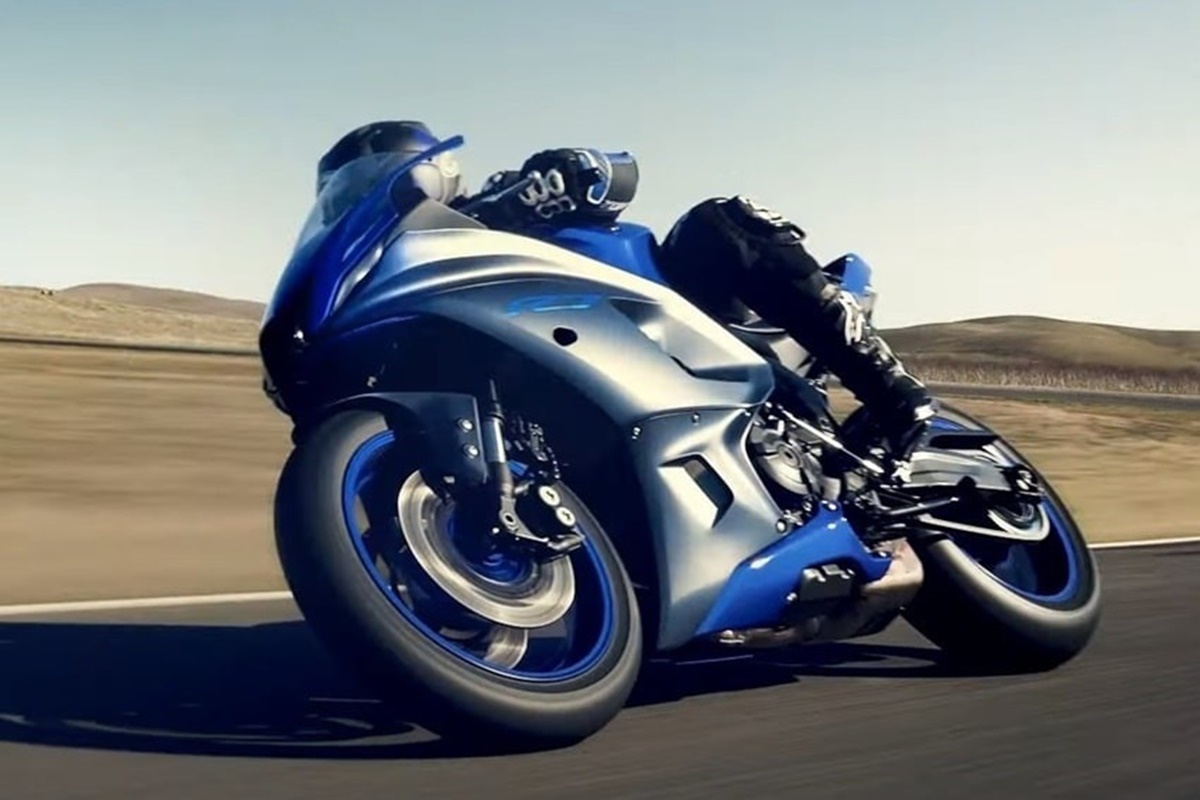 Yamaha R7 2021