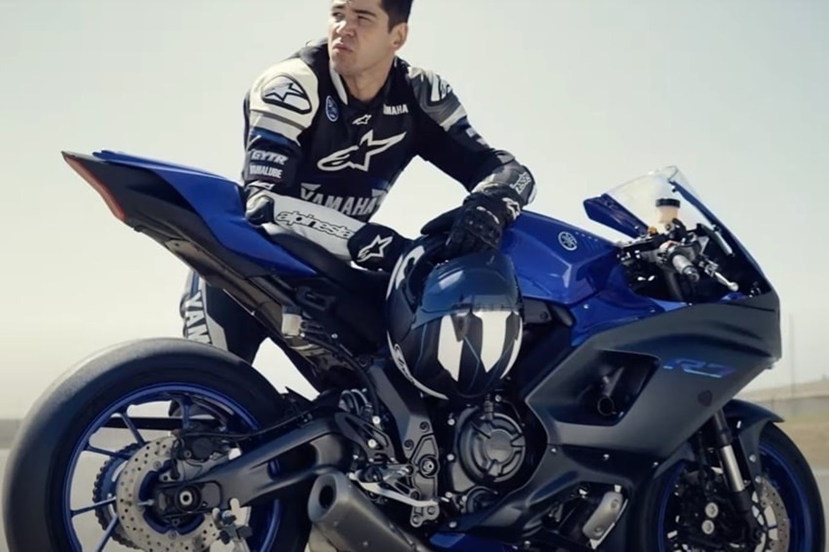 Yamaha R7 2021