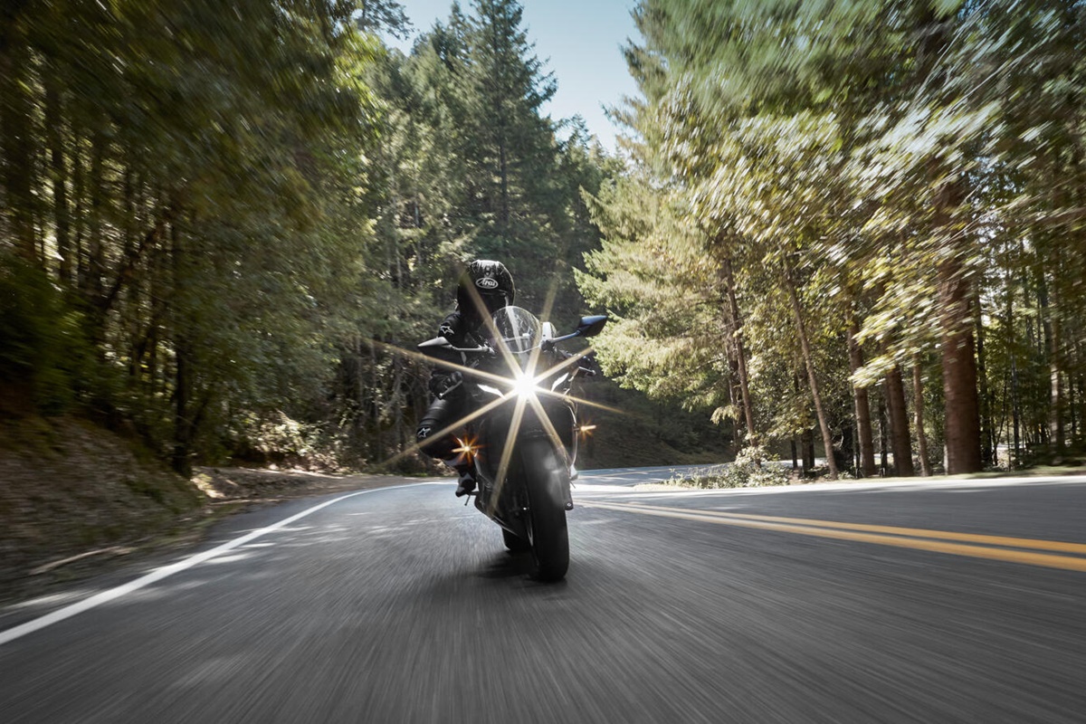 Yamaha R7 2021