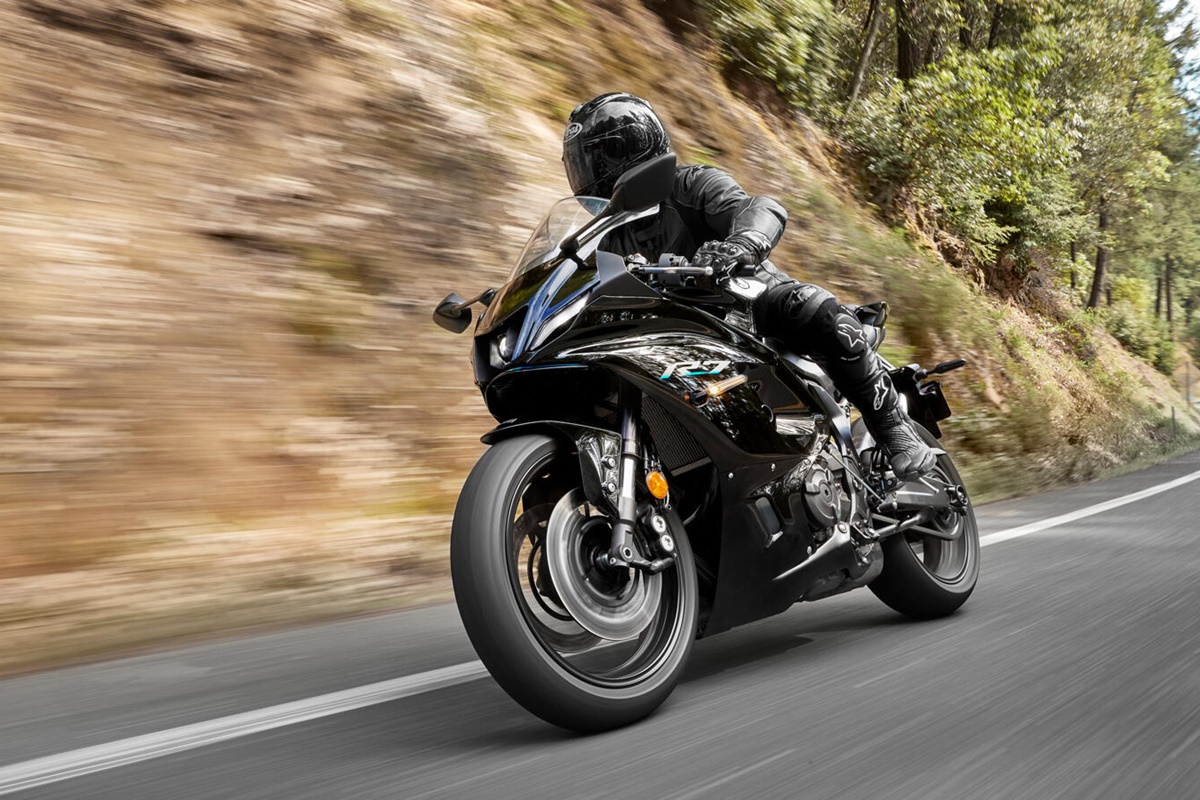 Yamaha R7 2021