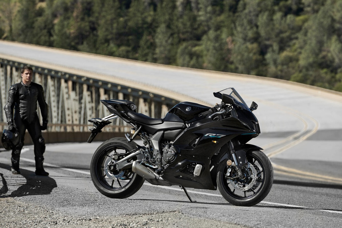 Yamaha R7 2021