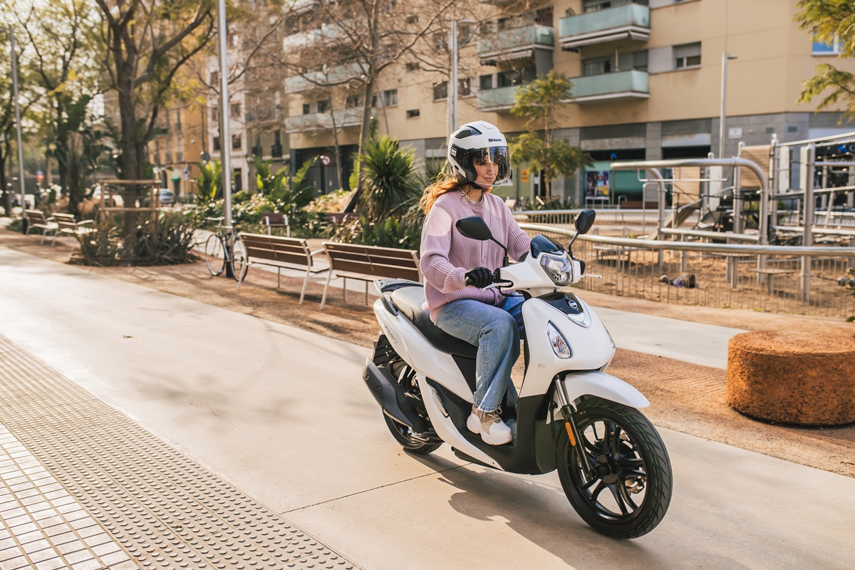 Las 5 cosas que harán más seguro circular en moto por ciudad